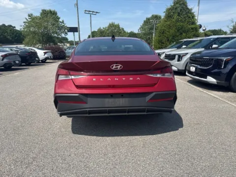 More photos of 2024 Hyundai Elantra SEL at First Team Kia, VA