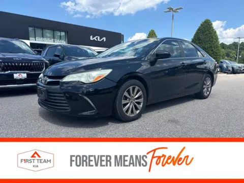 Black 2016 Toyota Camry XLE for sale in Suffolk, VA