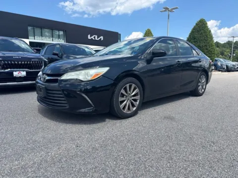 Black 2016 Toyota Camry XLE for sale in Suffolk, VA
