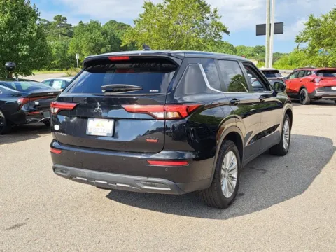 More photos of 2024 Mitsubishi Outlander ES at First Team Kia, VA