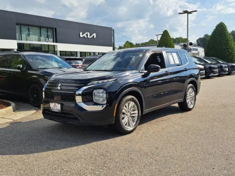 Photos of 2024 Mitsubishi Outlander ES for sale in Suffolk, VA at First Team Kia