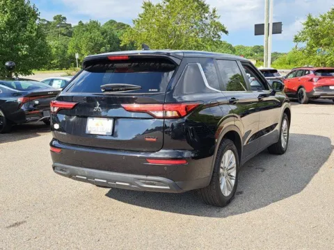 More photos of 2024 Mitsubishi Outlander ES at First Team Kia, VA