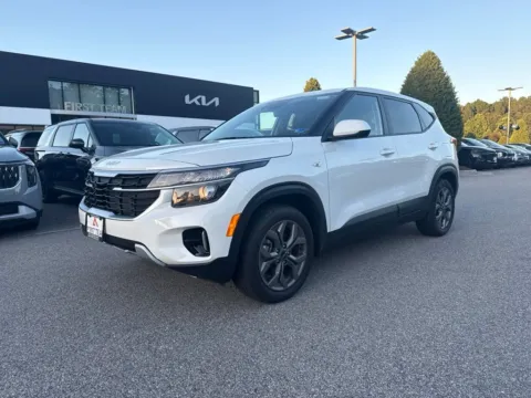 White 2024 Kia Seltos LX for sale in Suffolk, VA
