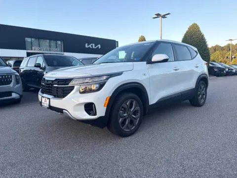 Photos of 2024 Kia Seltos LX for sale in Suffolk, VA at First Team Kia