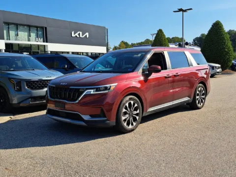 Photos of 2024 Kia Carnival EX for sale in Suffolk, VA at First Team Kia