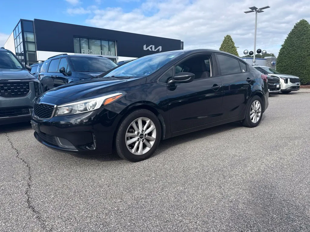 Black 2017 Kia Forte LX for sale in Suffolk, VA