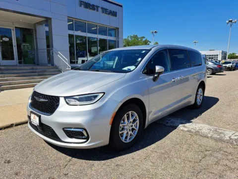 Photos of 2023 Chrysler Pacifica Touring L for sale in Norfolk, VA at First Team Subaru Norfolk