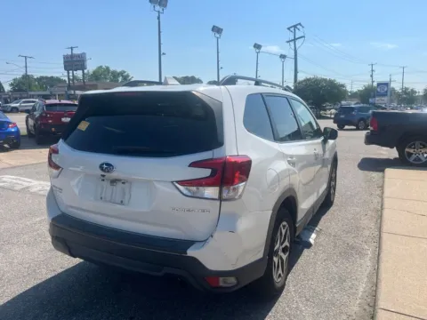 More photos of 2020 Subaru Forester Premium at First Team Subaru Norfolk, VA