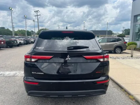 More photos of 2024 Mitsubishi Outlander ES at First Team Subaru Norfolk, VA
