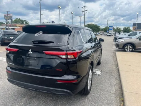 More photos of 2024 Mitsubishi Outlander ES at First Team Subaru Norfolk, VA