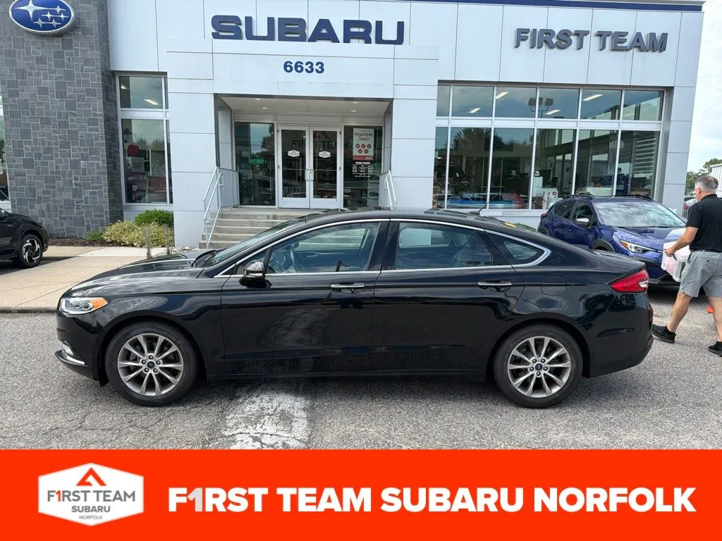 Black 2017 Ford Fusion SE for sale in Norfolk, VA