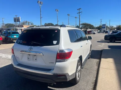 More photos of 2011 Toyota Highlander Limited at First Team Subaru Norfolk, VA