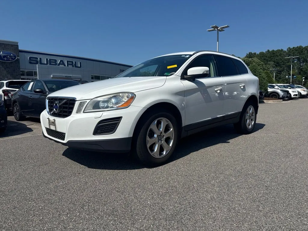 White 2013 Volvo XC60 3.2 for sale in Suffolk, VA