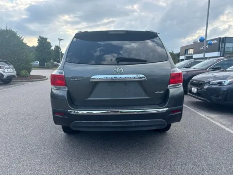 More photos of 2011 Toyota Highlander Limited at First Team Subaru Suffolk, VA