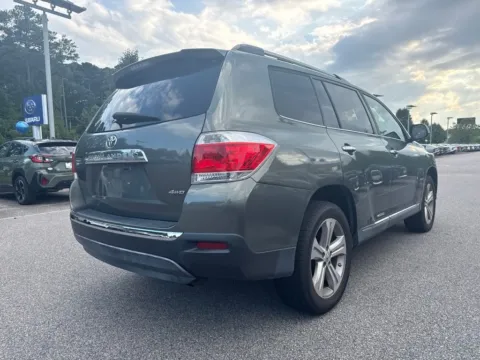 More photos of 2011 Toyota Highlander Limited at First Team Subaru Suffolk, VA