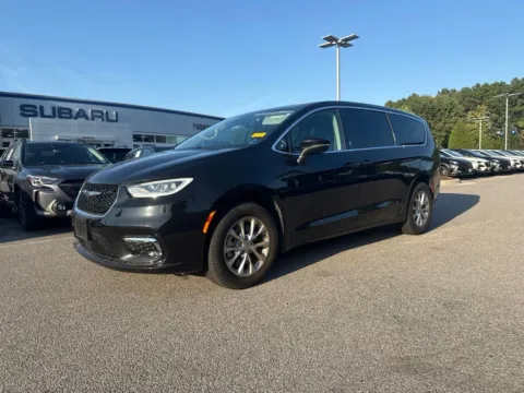 Black 2023 Chrysler Pacifica Touring L for sale in Suffolk, VA