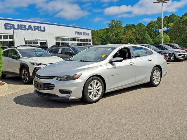 Silver 2018 Chevrolet Malibu LT for sale in Suffolk, VA