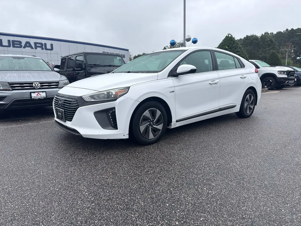 White 2019 Hyundai Ioniq Hybrid SEL for sale in Suffolk, VA
