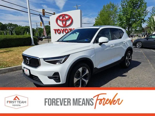 White 2023 Volvo XC40 B5 Plus Bright Theme for sale in Chesapeake, VA