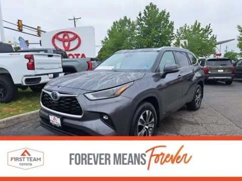Gray 2023 Toyota Highlander Hybrid XLE for sale in Chesapeake, VA