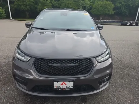 Photos of 2022 Chrysler Pacifica Hybrid Limited for sale in Chesapeake, VA at First Team Toyota