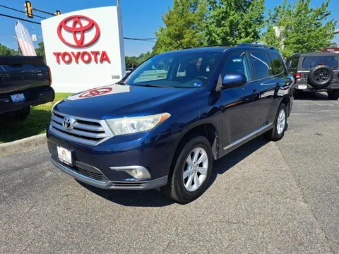 Photos of 2013 Toyota Highlander SE for sale in Chesapeake, VA at First Team Toyota