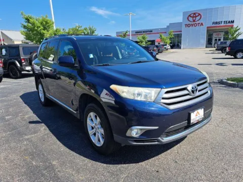 More photos of 2013 Toyota Highlander SE at First Team Toyota, VA