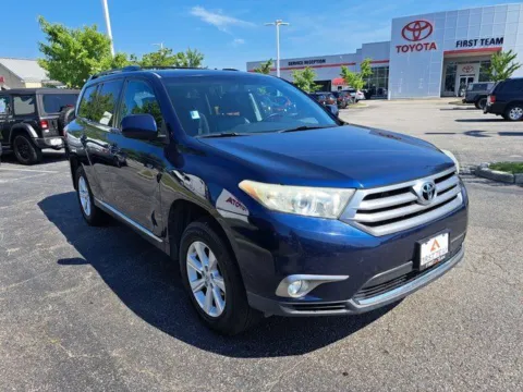 More photos of 2013 Toyota Highlander SE at First Team Toyota, VA