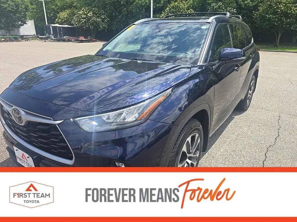 Blue 2020 Toyota Highlander XLE for sale in Chesapeake, VA
