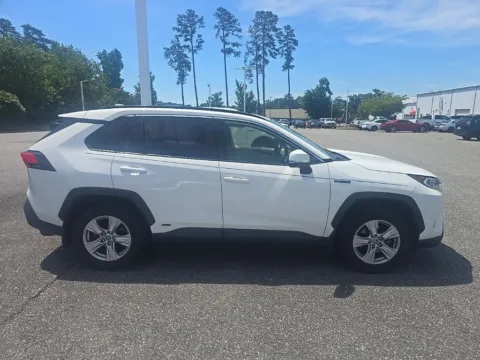 More photos of 2021 Toyota RAV4 Hybrid XLE at First Team Toyota, VA