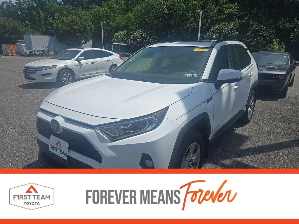 White 2021 Toyota RAV4 Hybrid XLE for sale in Chesapeake, VA