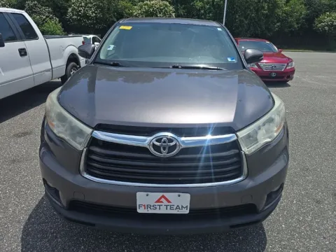 Photos of 2014 Toyota Highlander LE V6 for sale in Chesapeake, VA at First Team Toyota