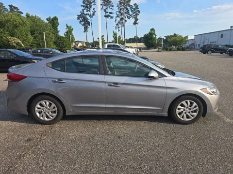 More photos of 2017 Hyundai Elantra SE at First Team Toyota, VA