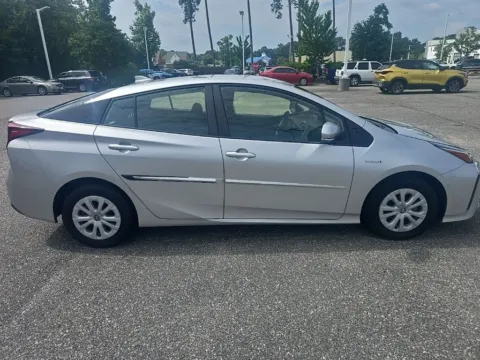 More photos of 2019 Toyota Prius LE at First Team Toyota, VA
