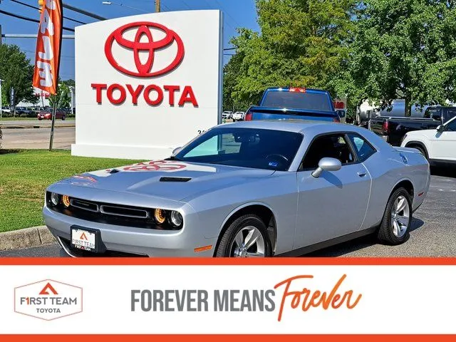 2020 Dodge Challenger SXT Auto's photo
