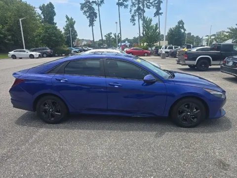 More photos of 2023 Hyundai Elantra SEL at First Team Toyota, VA