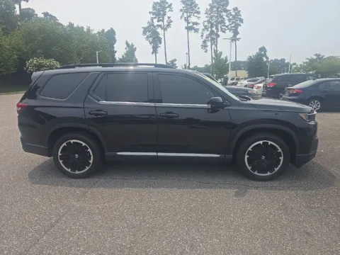 More photos of 2026 Honda Pilot Touring at First Team Toyota, VA