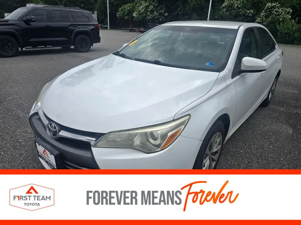 White 2015 Toyota Camry LE for sale in Chesapeake, VA