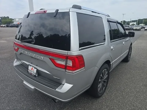 More photos of 2015 Lincoln Navigator at First Team Toyota, VA