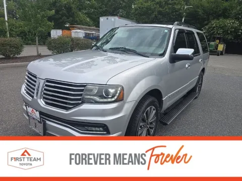 Silver 2015 Lincoln Navigator for sale in Chesapeake, VA