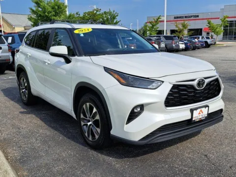 More photos of 2024 Toyota Highlander XLE at First Team Toyota, VA