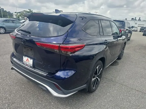 More photos of 2022 Toyota Highlander XSE at First Team Toyota, VA