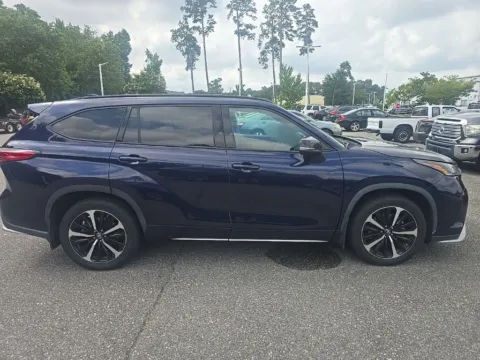 More photos of 2022 Toyota Highlander XSE at First Team Toyota, VA