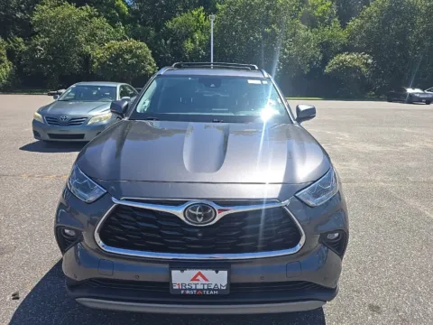 Photos of 2020 Toyota Highlander Platinum for sale in Chesapeake, VA at First Team Toyota