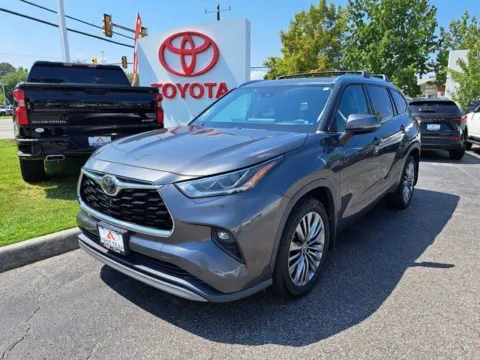Photos of 2020 Toyota Highlander Platinum for sale in Chesapeake, VA at First Team Toyota