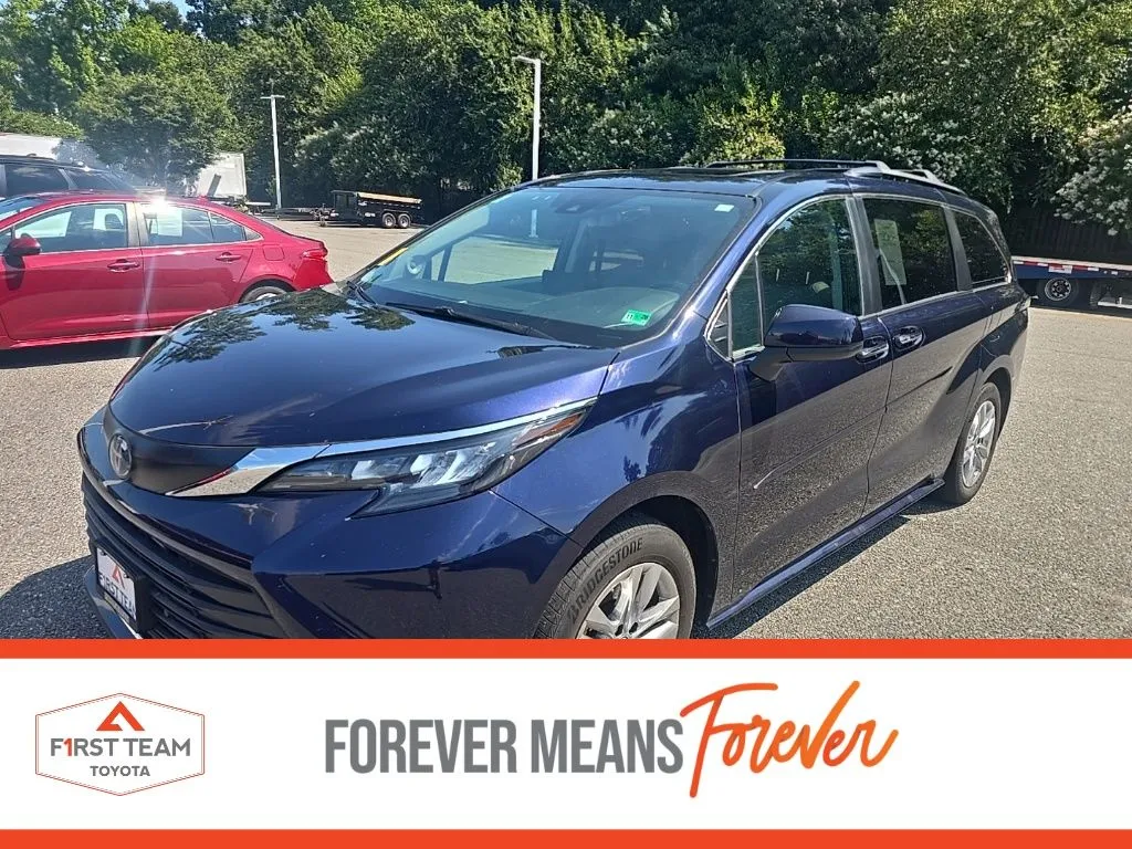 Gray 2024 Toyota Sienna XLE for sale in Chesapeake, VA