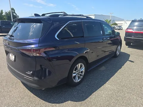More photos of 2024 Toyota Sienna XLE at First Team Toyota, VA