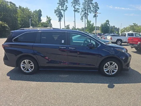 More photos of 2024 Toyota Sienna XLE at First Team Toyota, VA