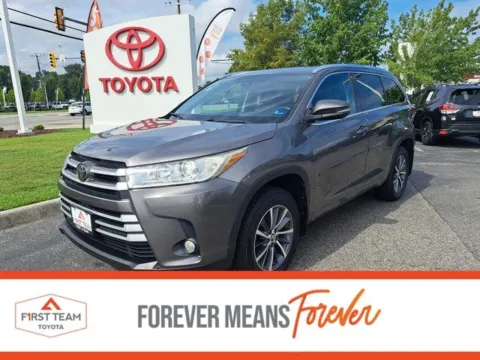 Gray 2017 Toyota Highlander XLE for sale in Chesapeake, VA