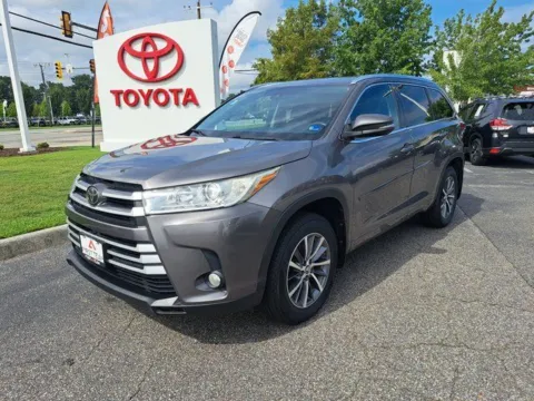 Photos of 2017 Toyota Highlander XLE for sale in Chesapeake, VA at First Team Toyota
